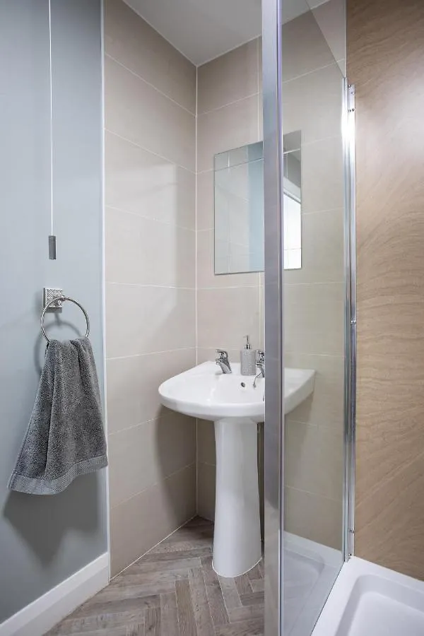 New Lisburn Road Apartment - Free Parking Belfast