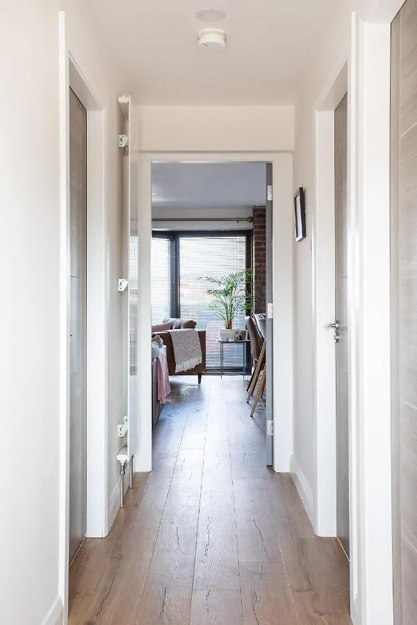New Lisburn Road Apartment - Free Parking Belfast