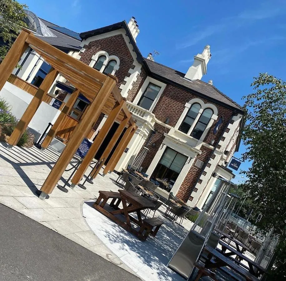 New Lisburn Road Apartment - Free Parking Belfast